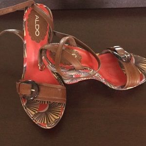 NWOT Aldo wedge sandal size 8